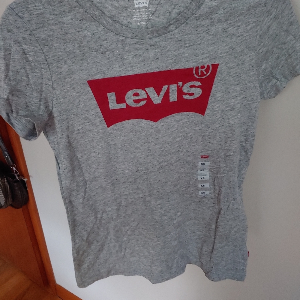 Levis tee